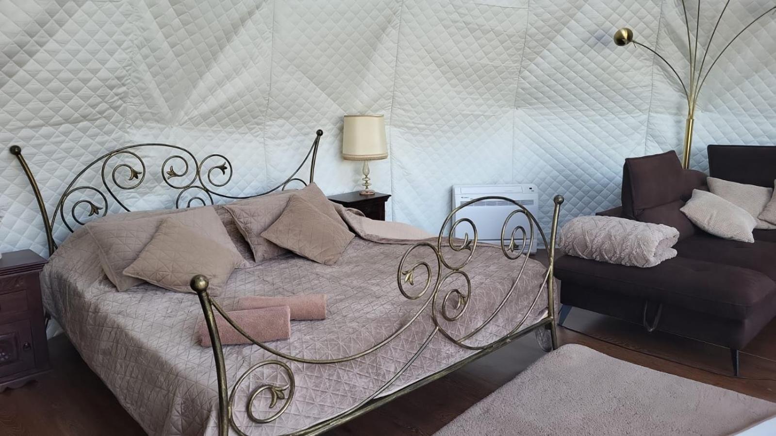 Розкішний намет Glamping Pod Orlem *